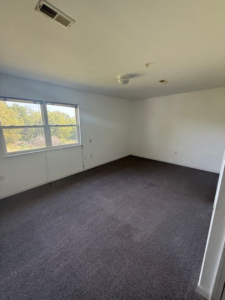 13635 St Rt V - Photo 3 of 7