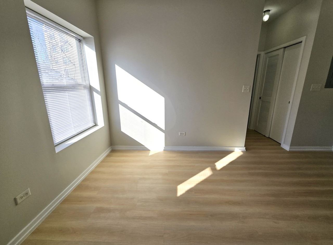 5051 N Kenmore Ave - Photo 4 of 26