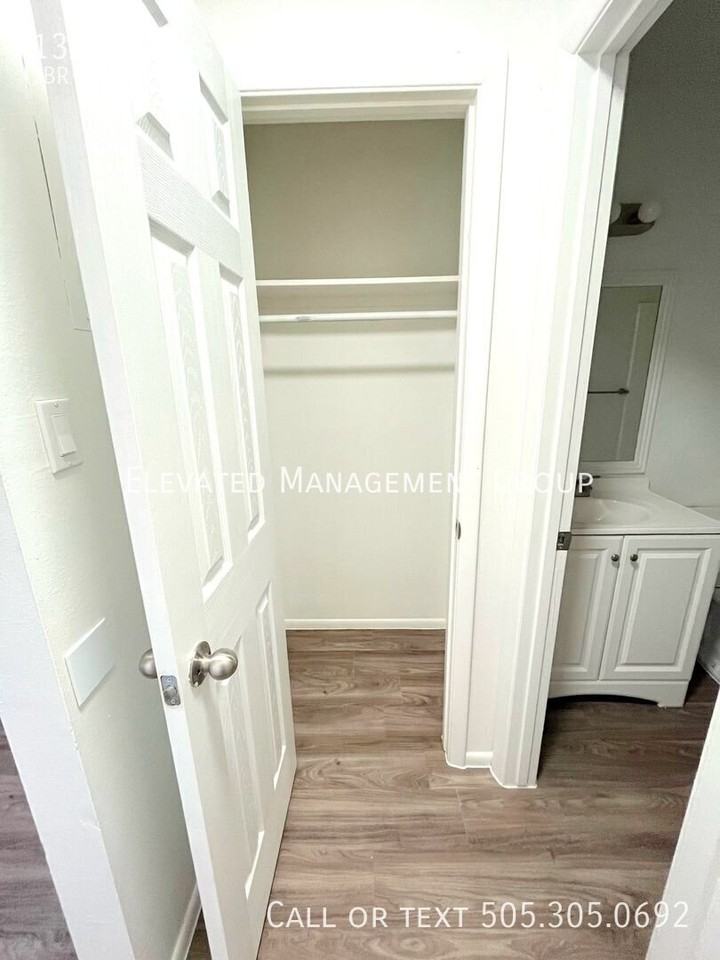 The White House Apartments - Photo 5 of 11