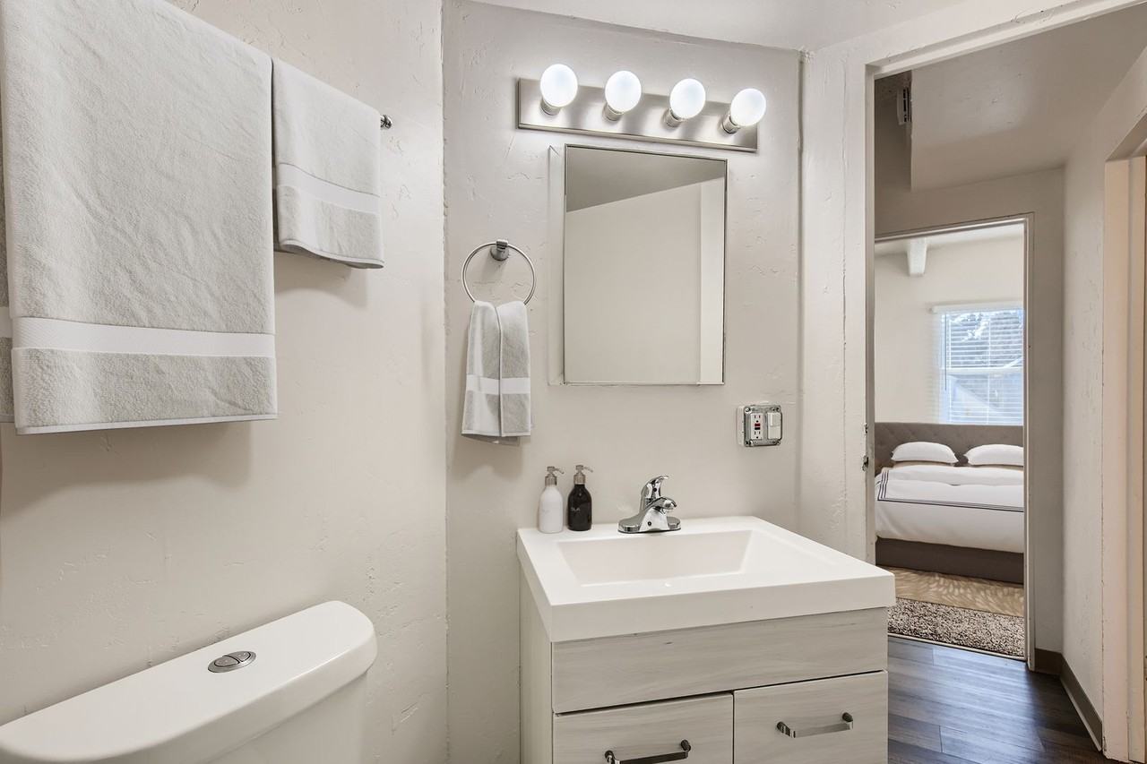 Julian Square Apartments - Photo 5 of 6