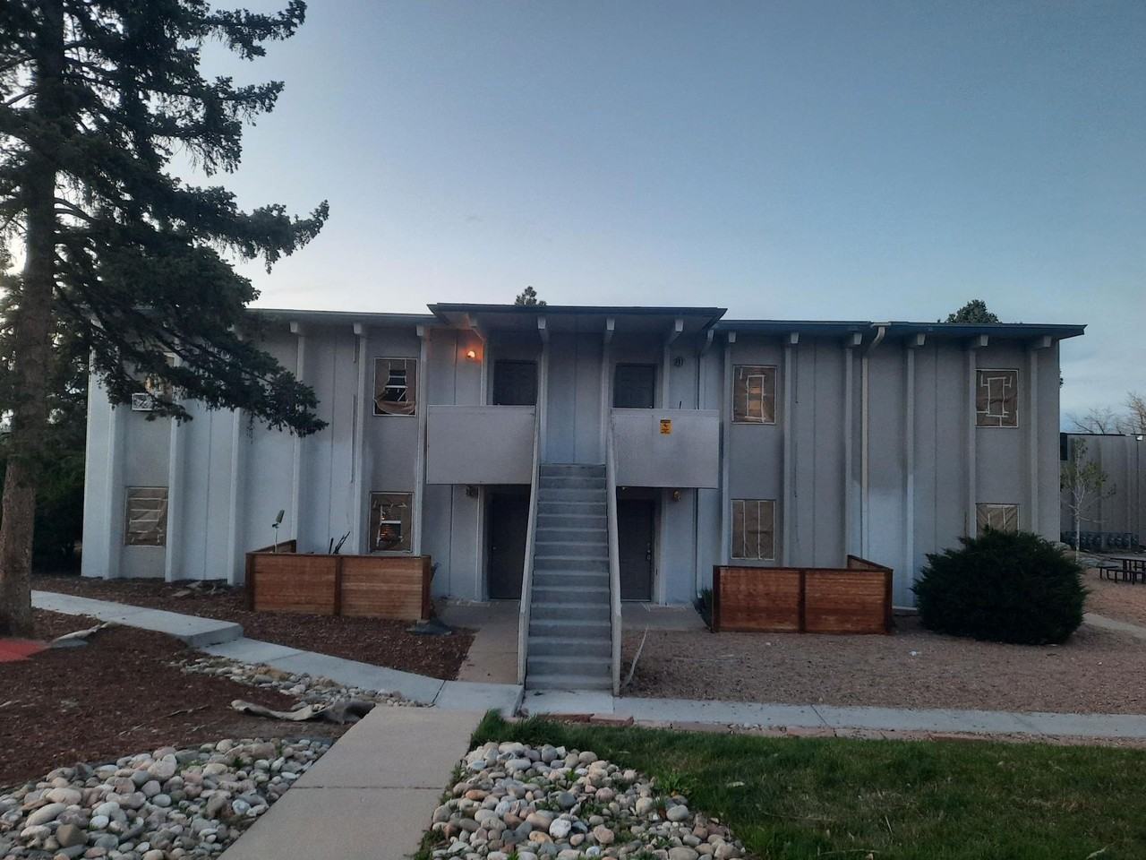 Julian Square Apartments - Photo 6 of 6