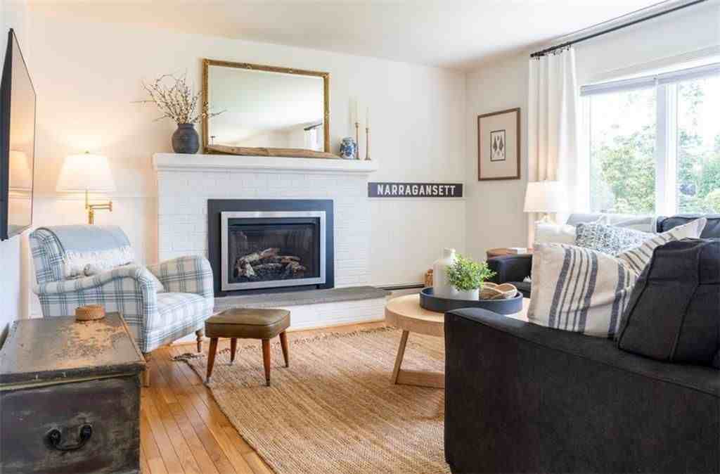 11 Hillview Dr - Photo 2 of 50