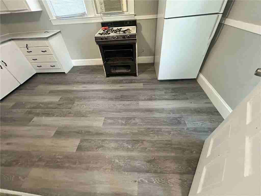 230 Washington St ##3 - Photo 3 of 15