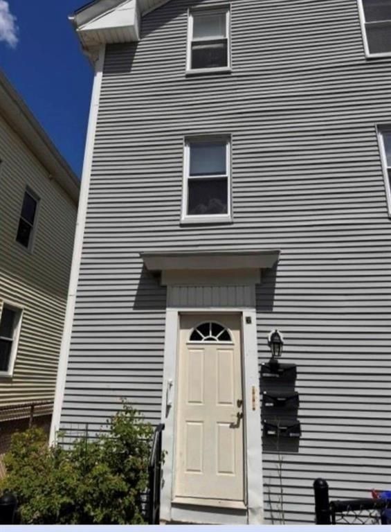 6 Goulding St ##2