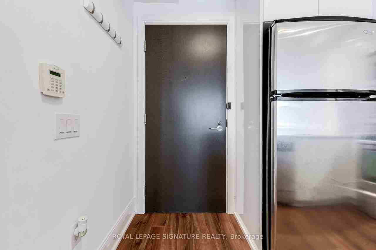 560 Front St W #1103 - Photo 2 of 29