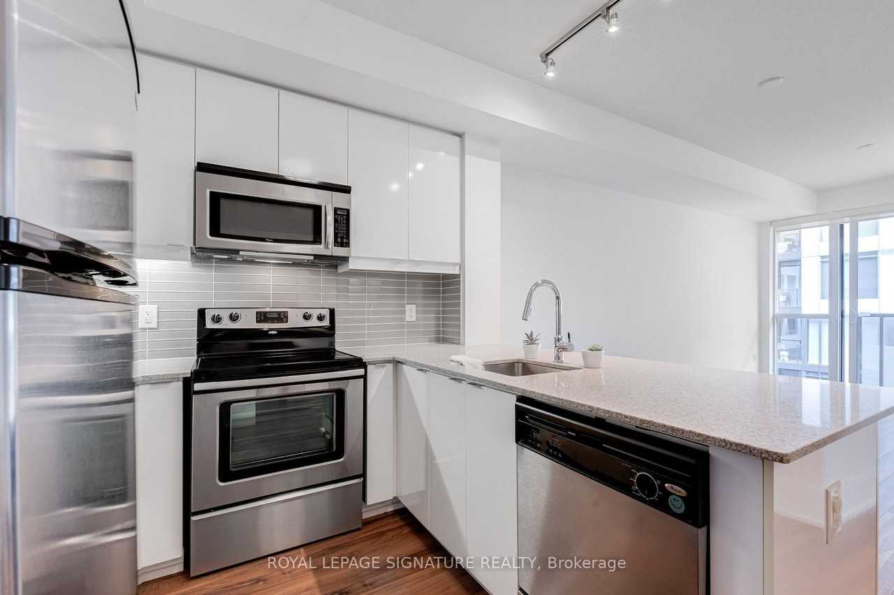 560 Front St W #1103 - Photo 4 of 29