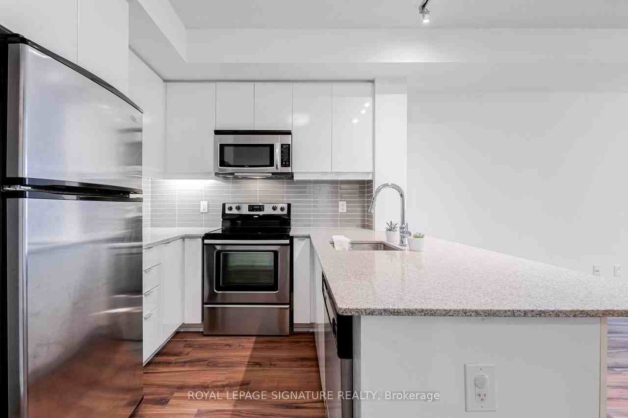 560 Front St W #1103 - Photo 7 of 29