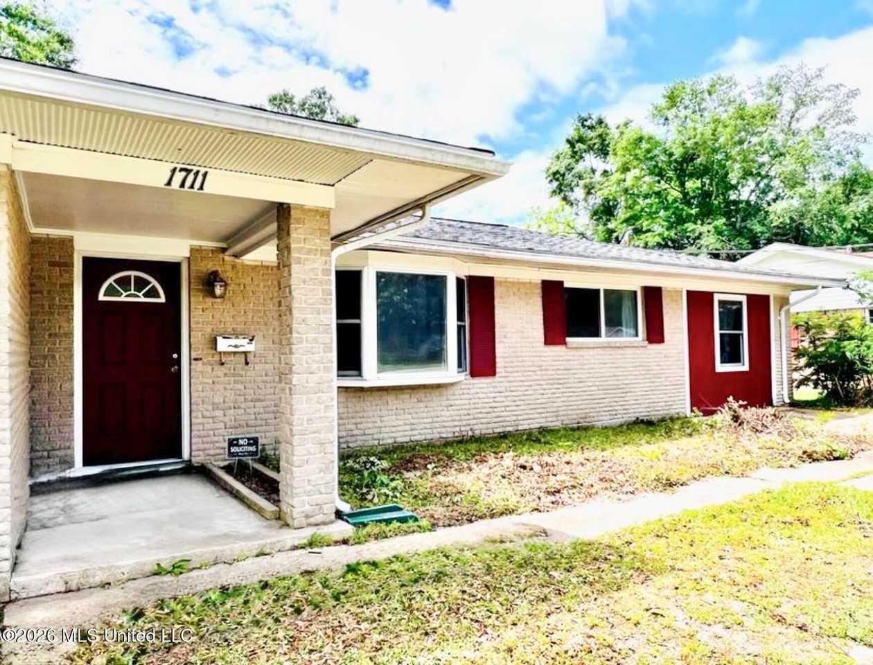 1711 James Madison Dr