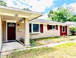 featured image of 1711 James Madison Dr