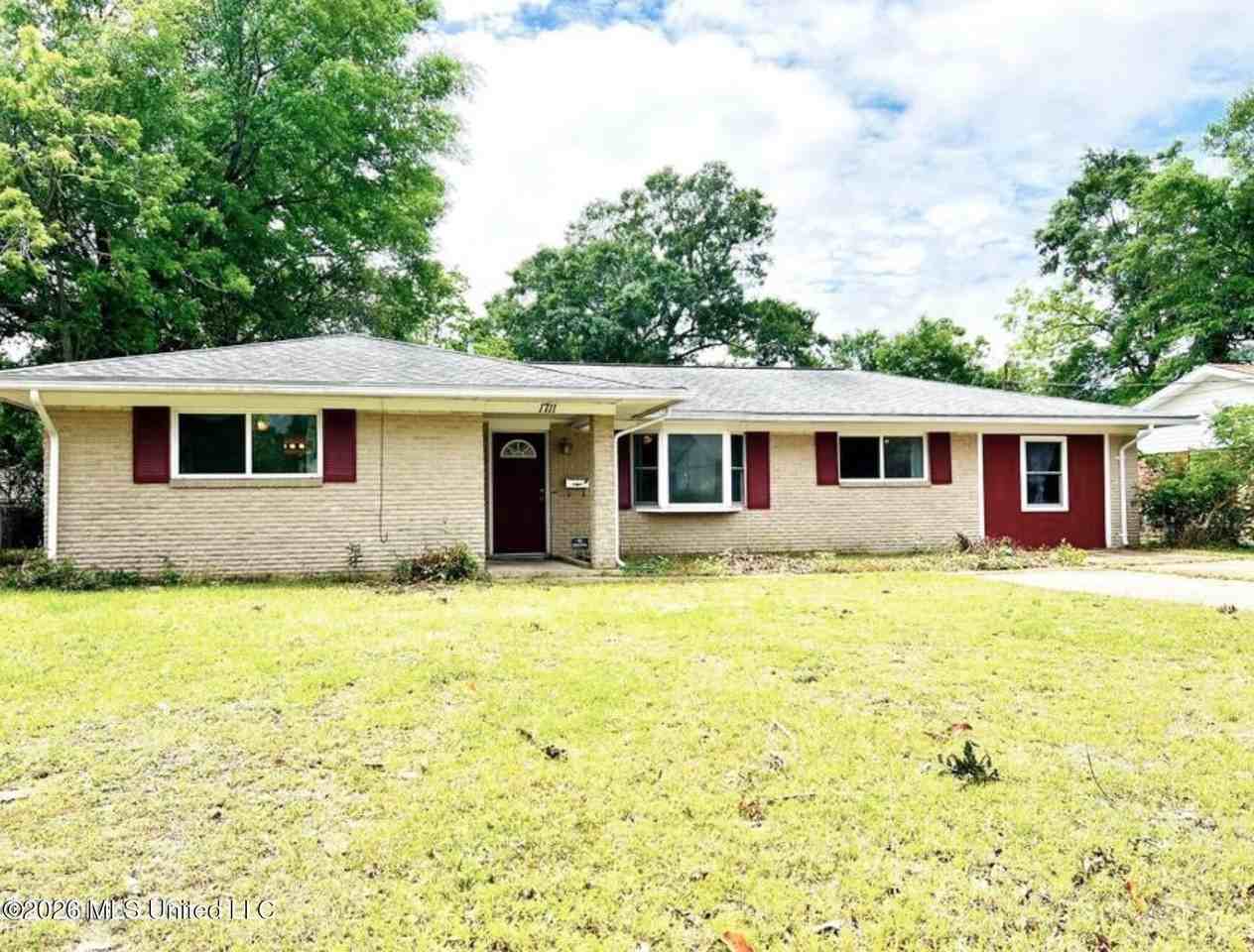 1711 James Madison Dr - Photo 2 of 50