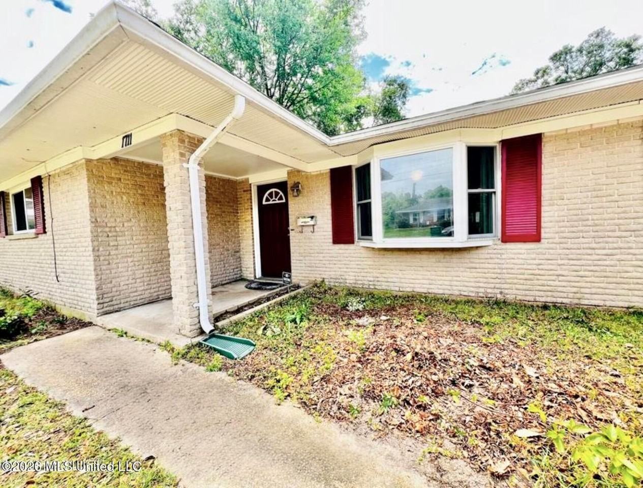 1711 James Madison Dr - Photo 3 of 50