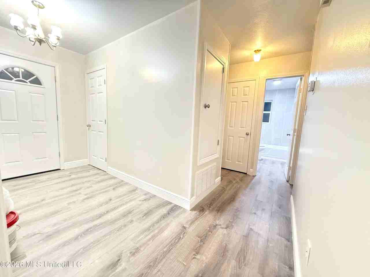 1711 James Madison Dr - Photo 4 of 50