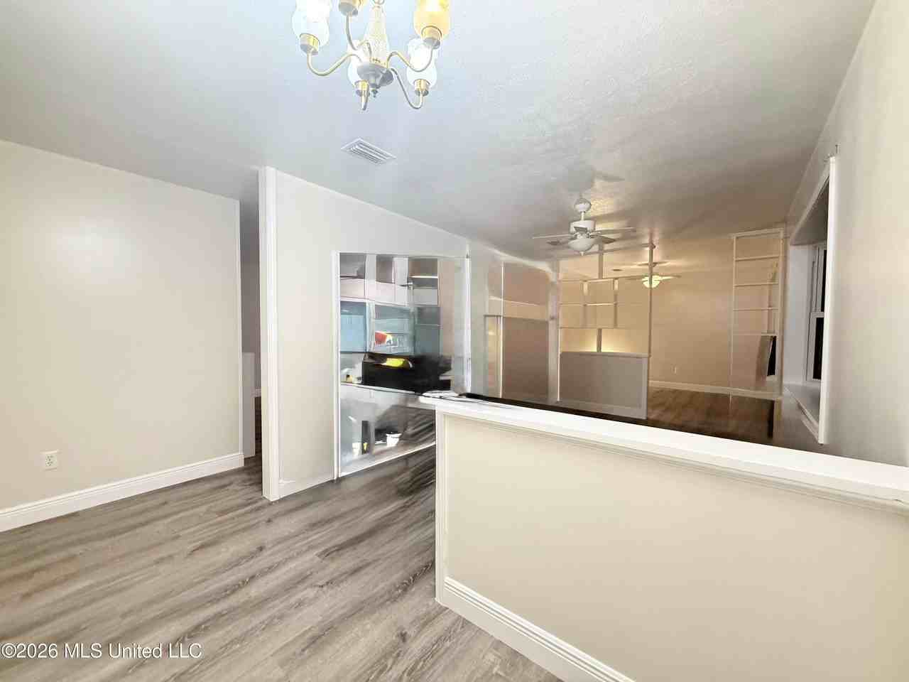 1711 James Madison Dr - Photo 6 of 50