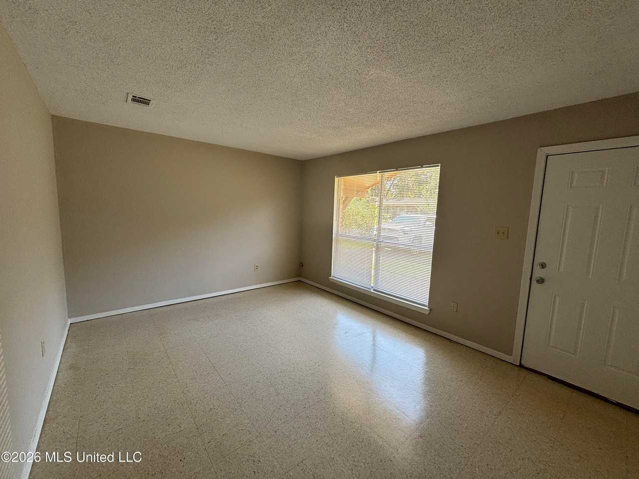 1520 Timber Lane Rd - Photo 3 of 11