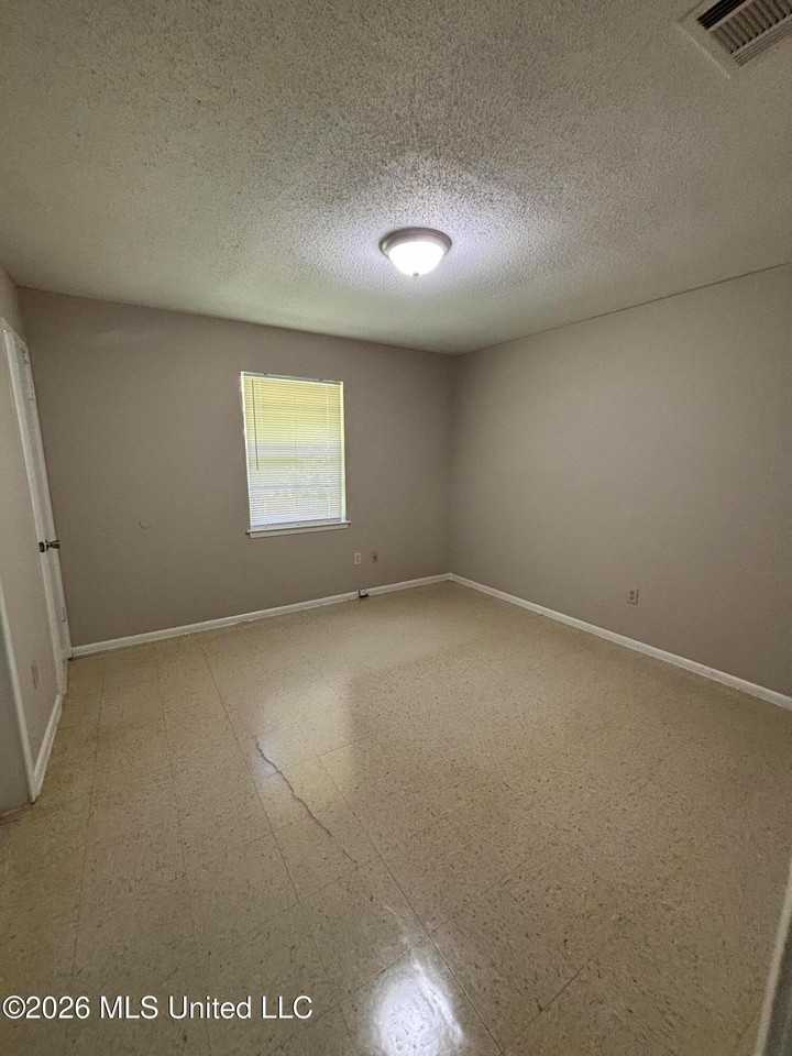 1520 Timber Lane Rd - Photo 6 of 11