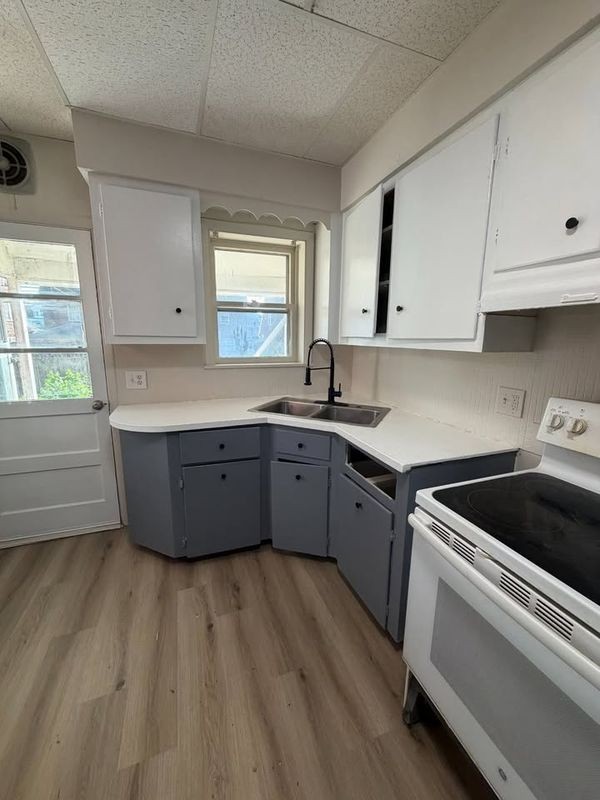 2232 Logan St - Photo 2 of 9