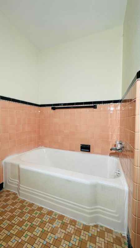 1553 Whitney Ave - Photo 6 of 18