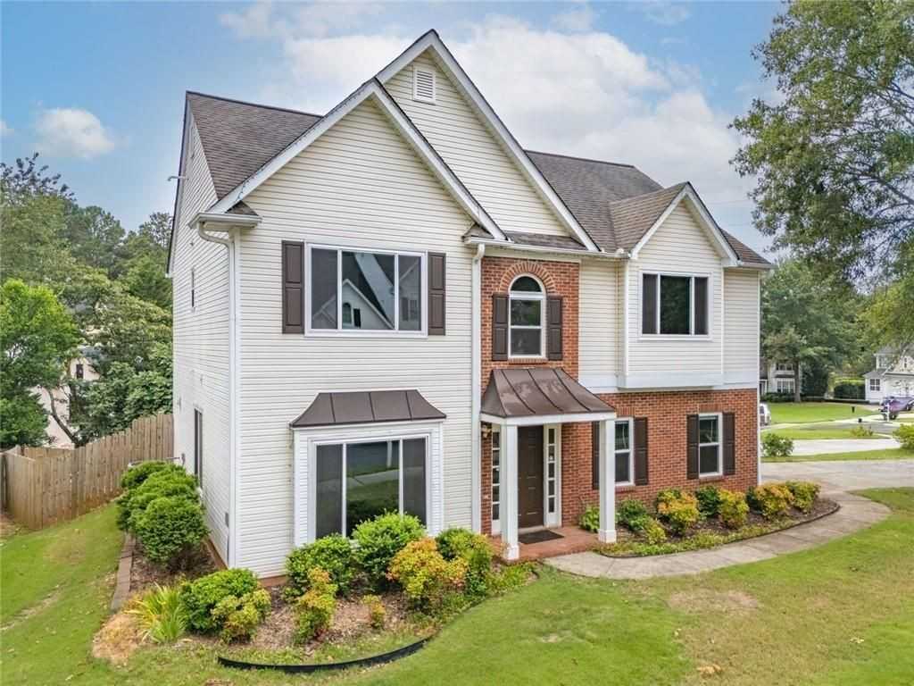702 Ashley Glen Ln - Photo 2 of 41
