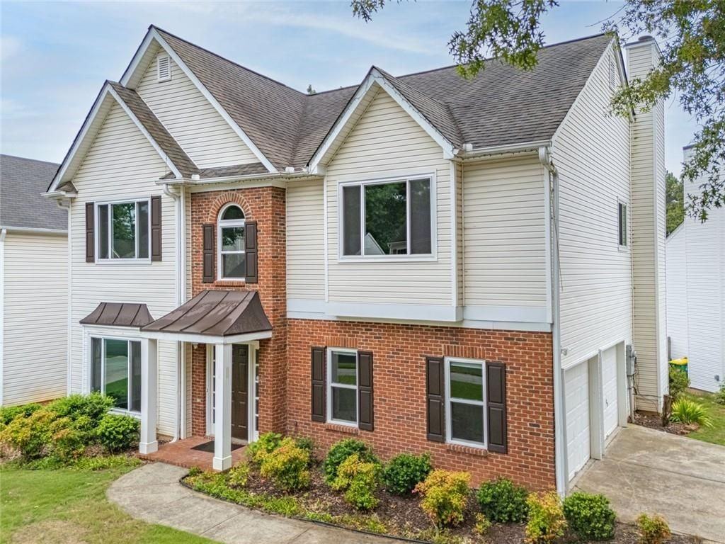 702 Ashley Glen Ln - Photo 3 of 41