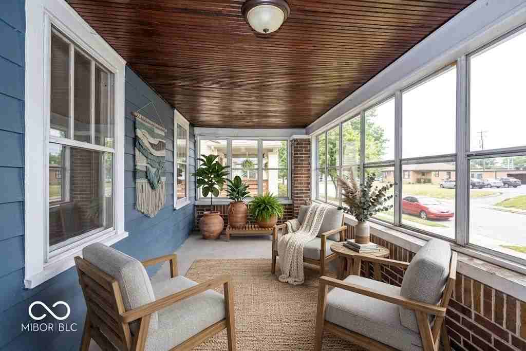5144 Winthrop Ave - Photo 2 of 8