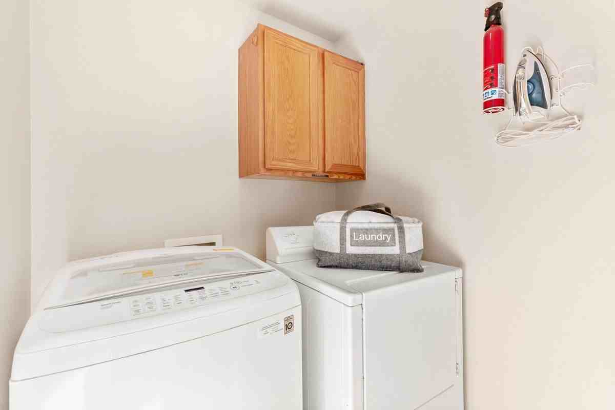 1536 Lake Blf - Photo 3 of 37