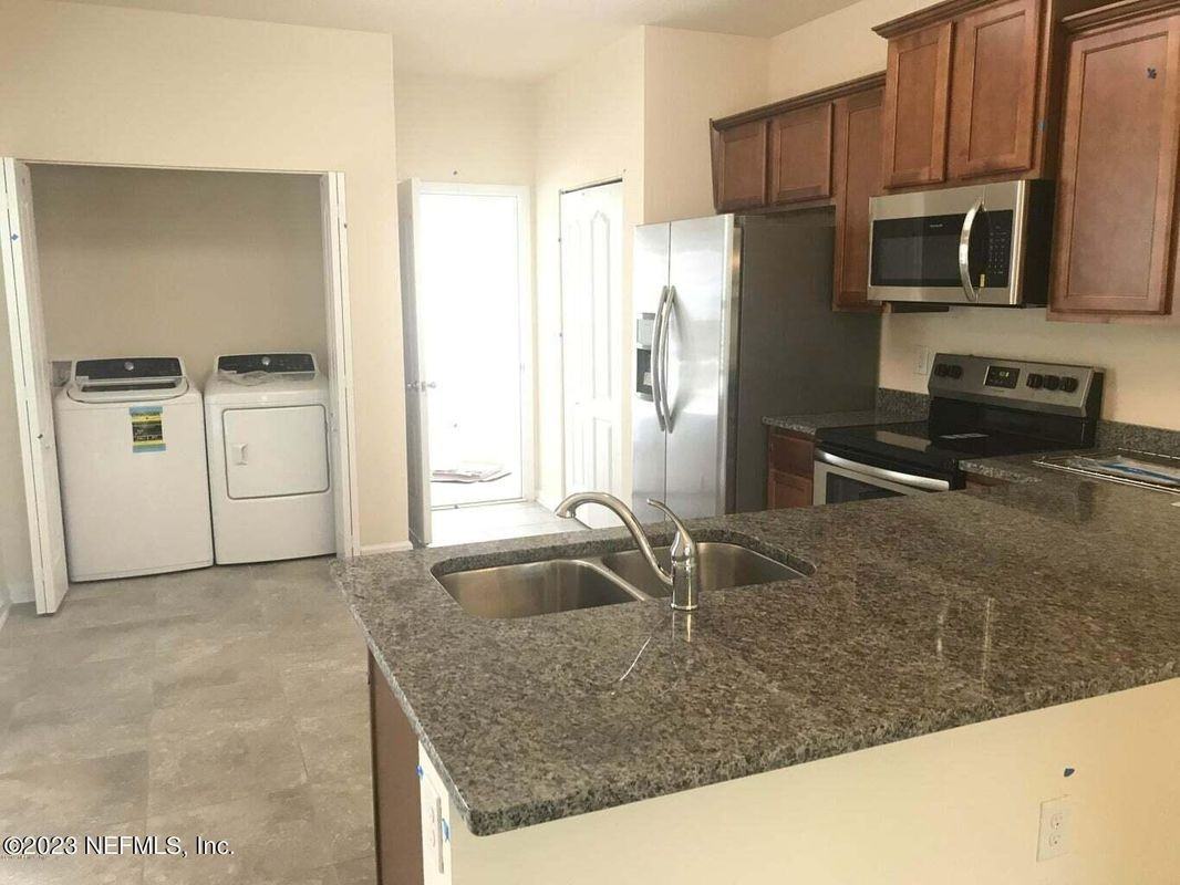55 Englewood Trce - Photo 2 of 9