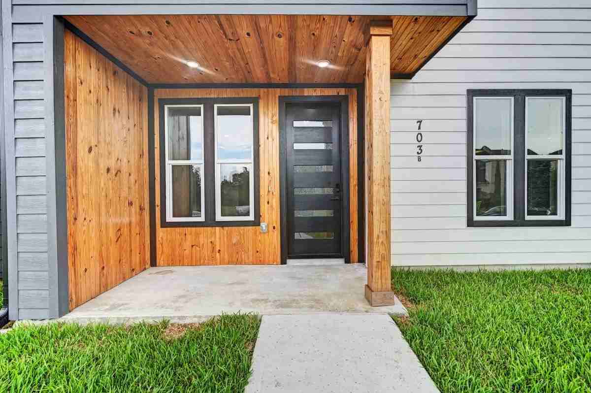 703 Carol Lynn Dr - Photo 3 of 47