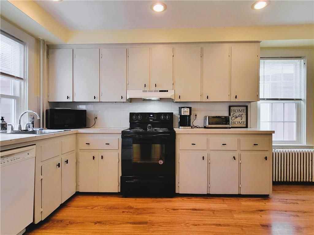 676 Thames St - Photo 6 of 25