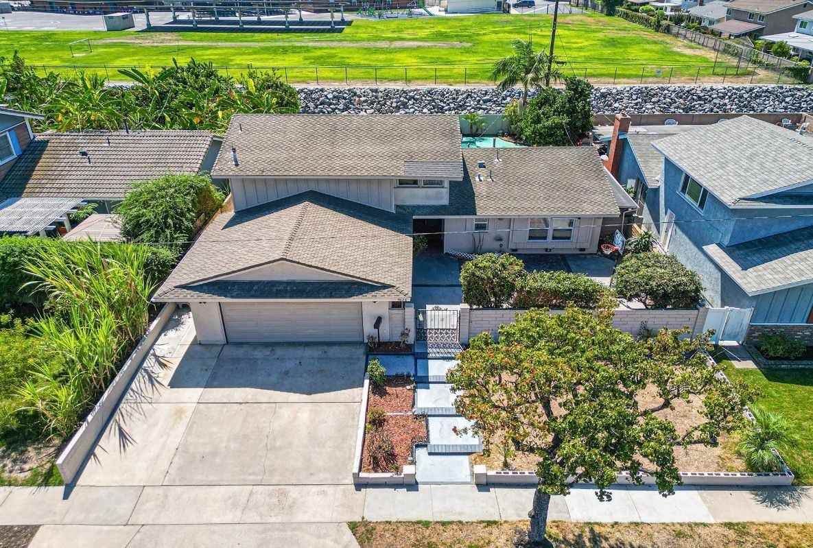 9628 Mariposa Ave - Photo 2 of 8
