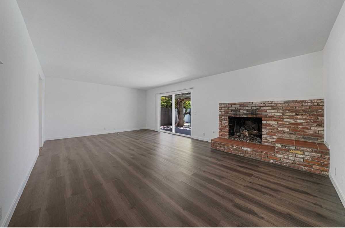 9628 Mariposa Ave - Photo 3 of 8