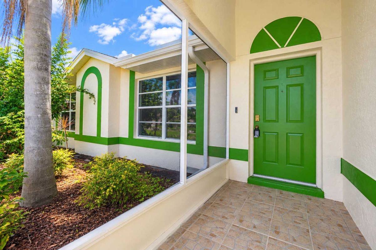 10737 Cocoatree Ct - Photo 2 of 31