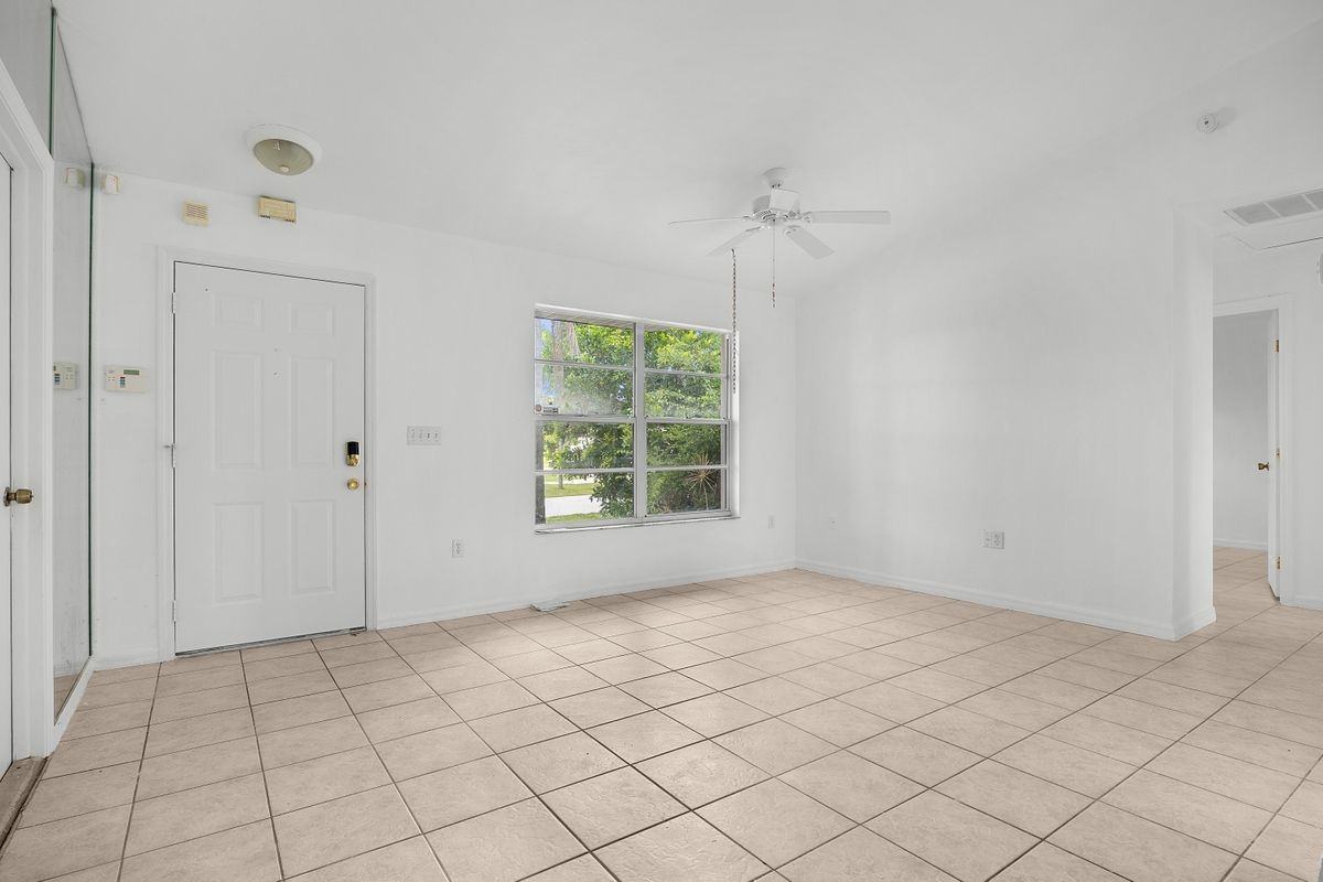 10737 Cocoatree Ct - Photo 3 of 31