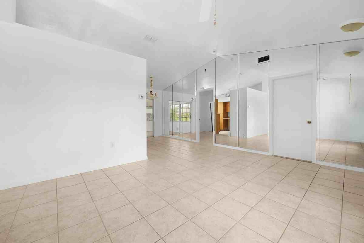10737 Cocoatree Ct - Photo 5 of 31