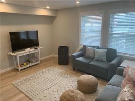 featured image of 33 Van Zandt Ave ##1