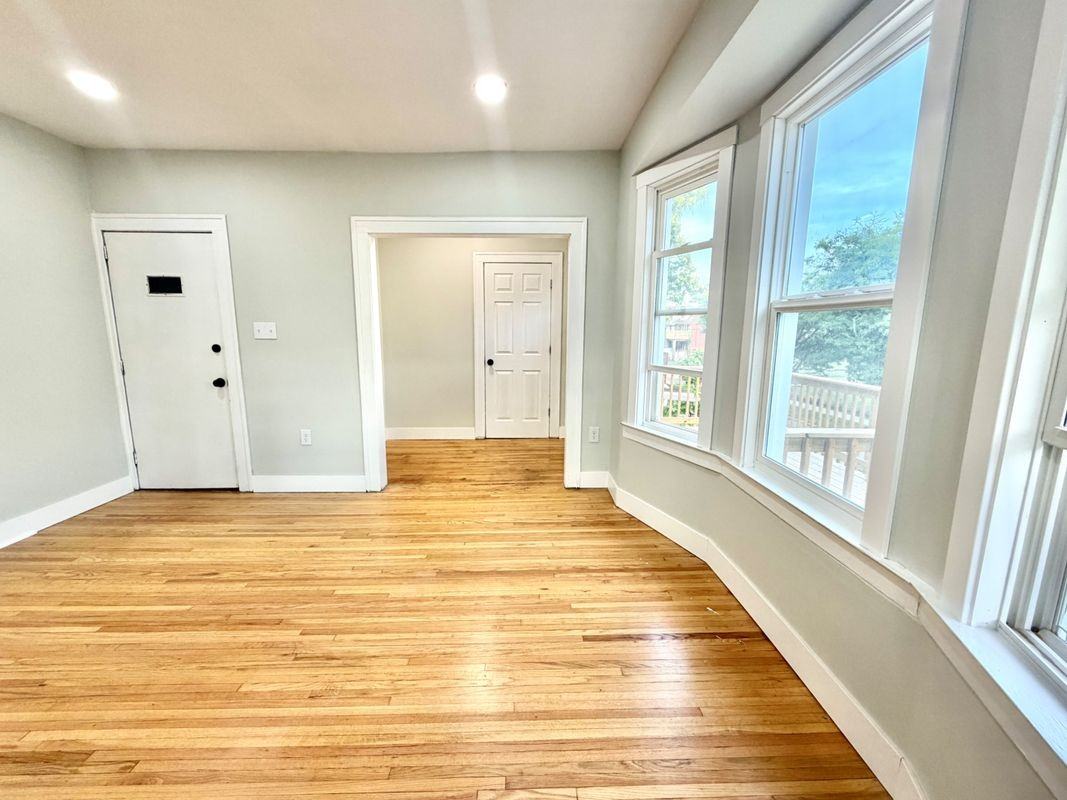 2924 Columbus St - Photo 3 of 28