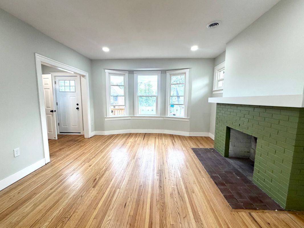 2924 Columbus St - Photo 4 of 28