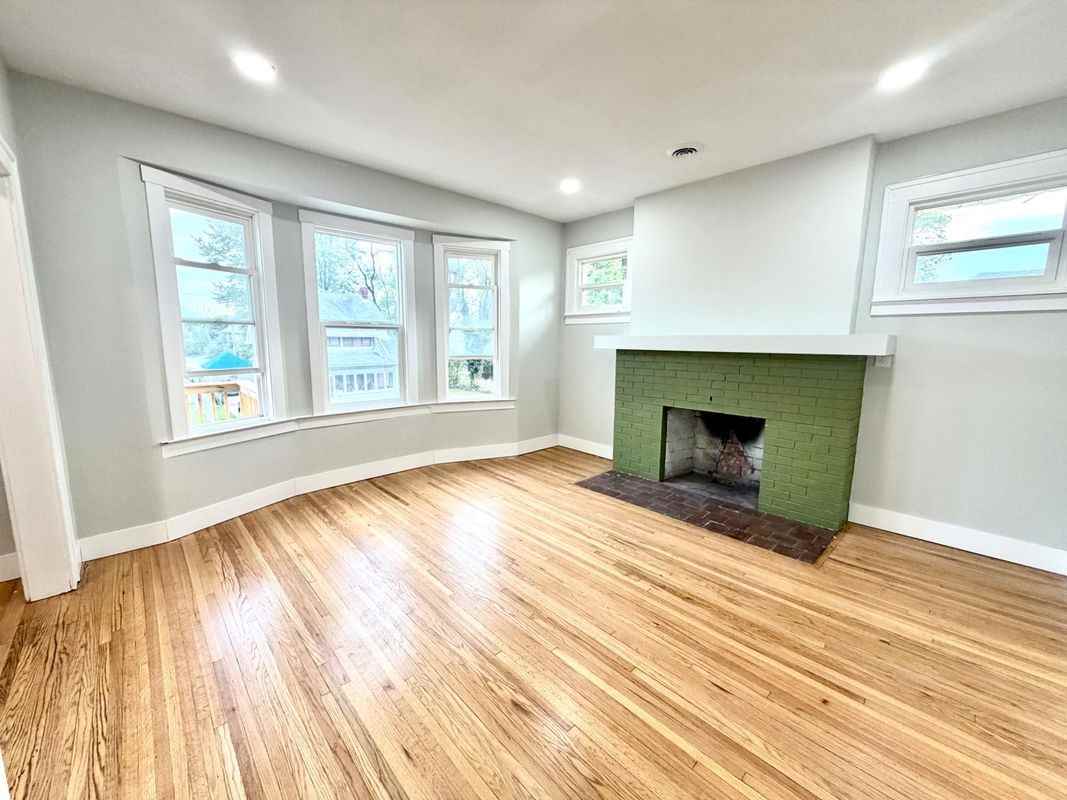 2924 Columbus St - Photo 5 of 28