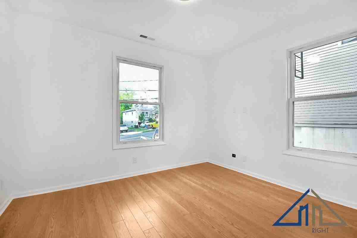 695 Palisade Ave ##1 - Photo 6 of 19
