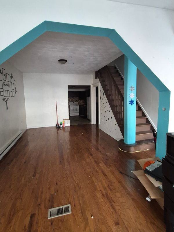 123 N Grant St - Photo 2 of 5