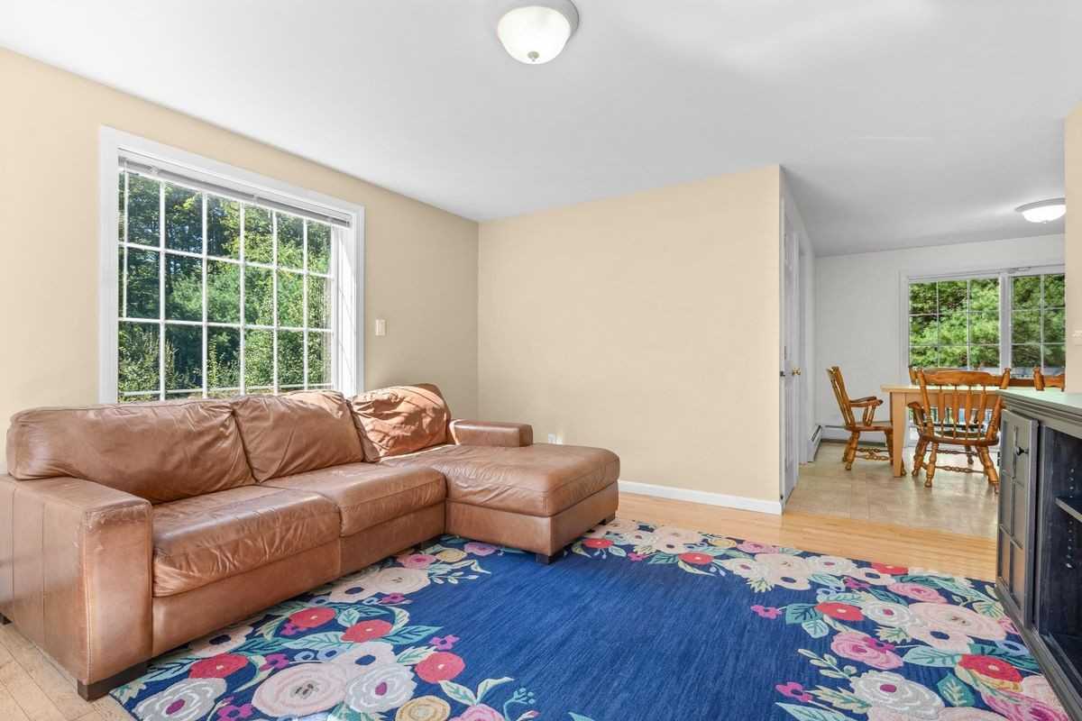 53 Tan Rd - Photo 5 of 39