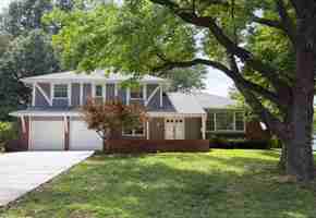 featured image of 107 W 104th St