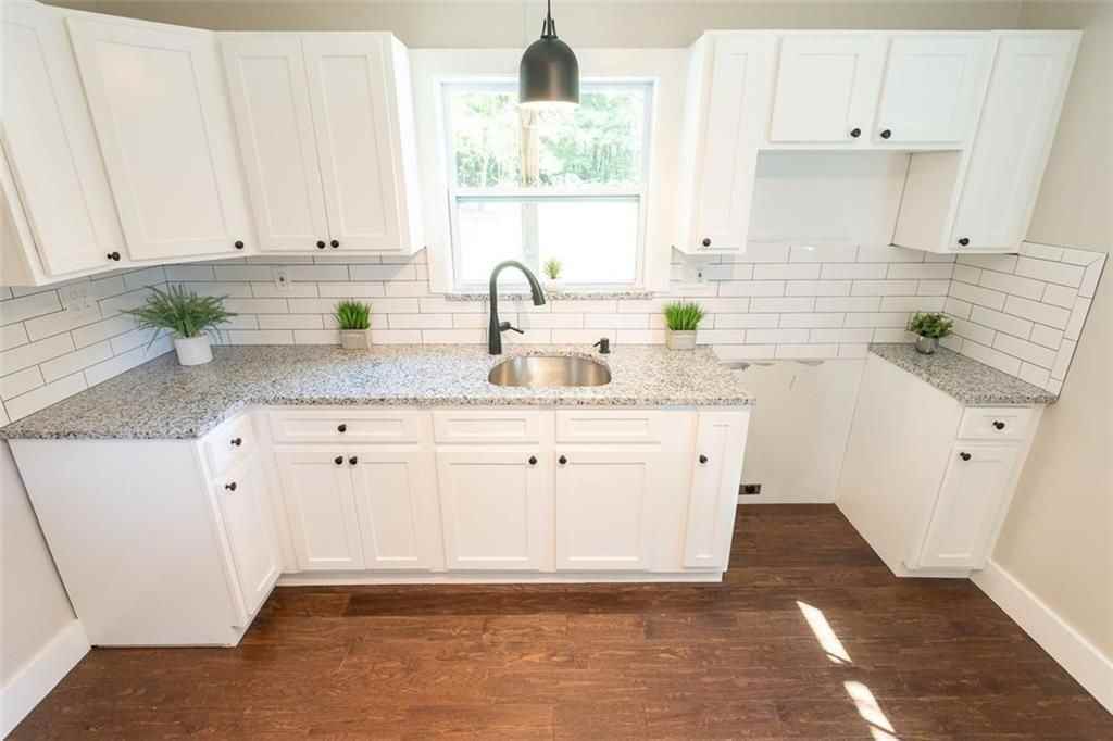 548 Mccurdy Rd - Photo 2 of 32