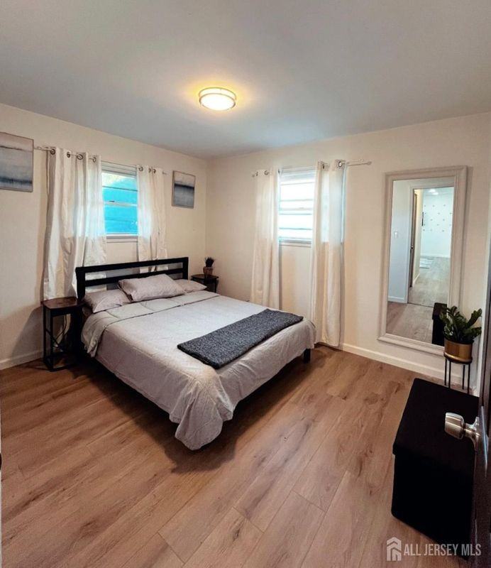 85 Woodrow Ave - Photo 5 of 10
