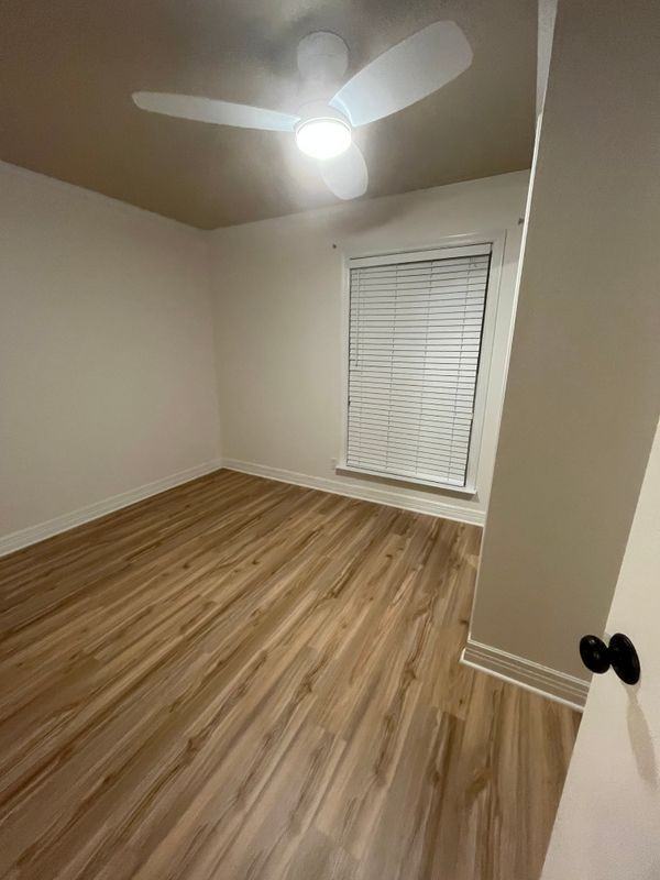 10405 Georgian Dr - Photo 5 of 15