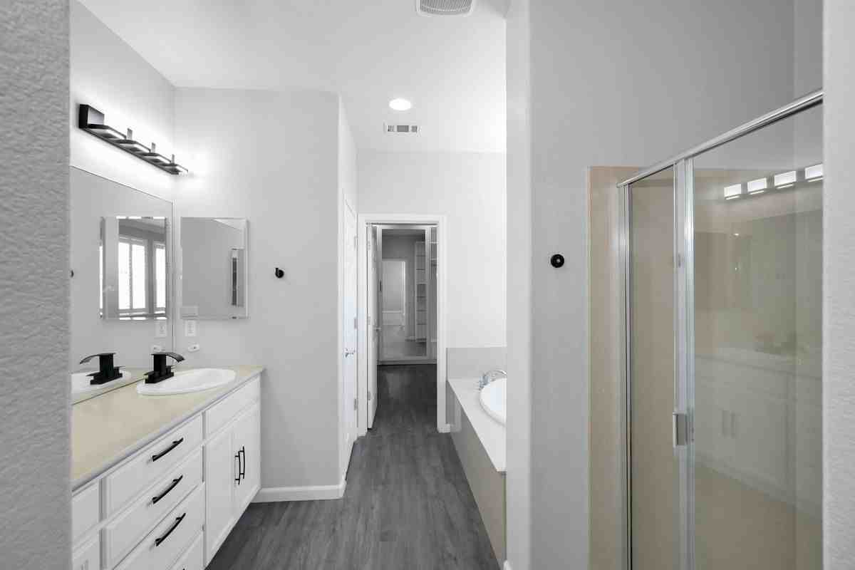 321 Myrtle Ln - Photo 7 of 49
