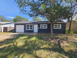 featured image of 2922 N Hill St
