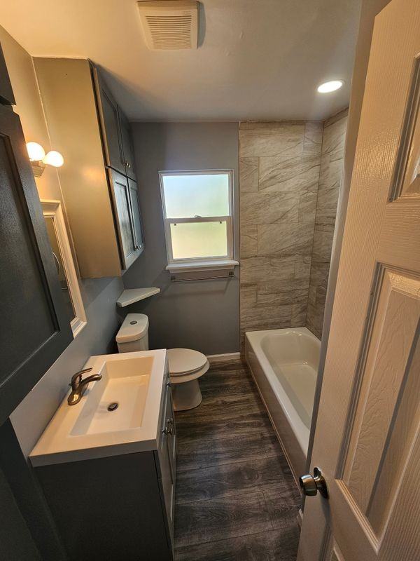 2922 N Hill St - Photo 7 of 11