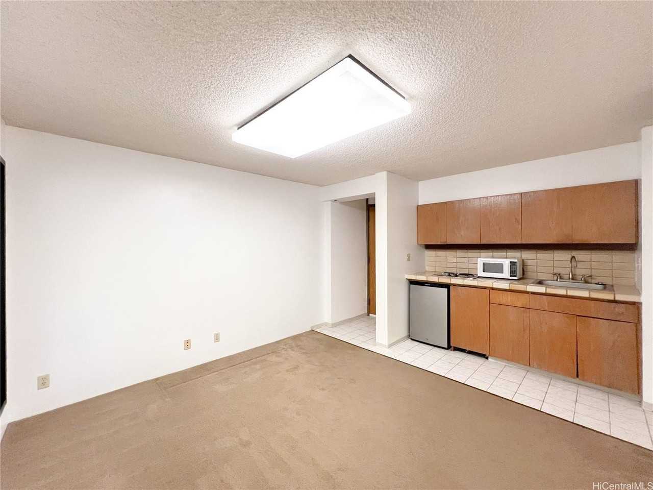 1088 Bishop St #1012 - Photo 3 of 17