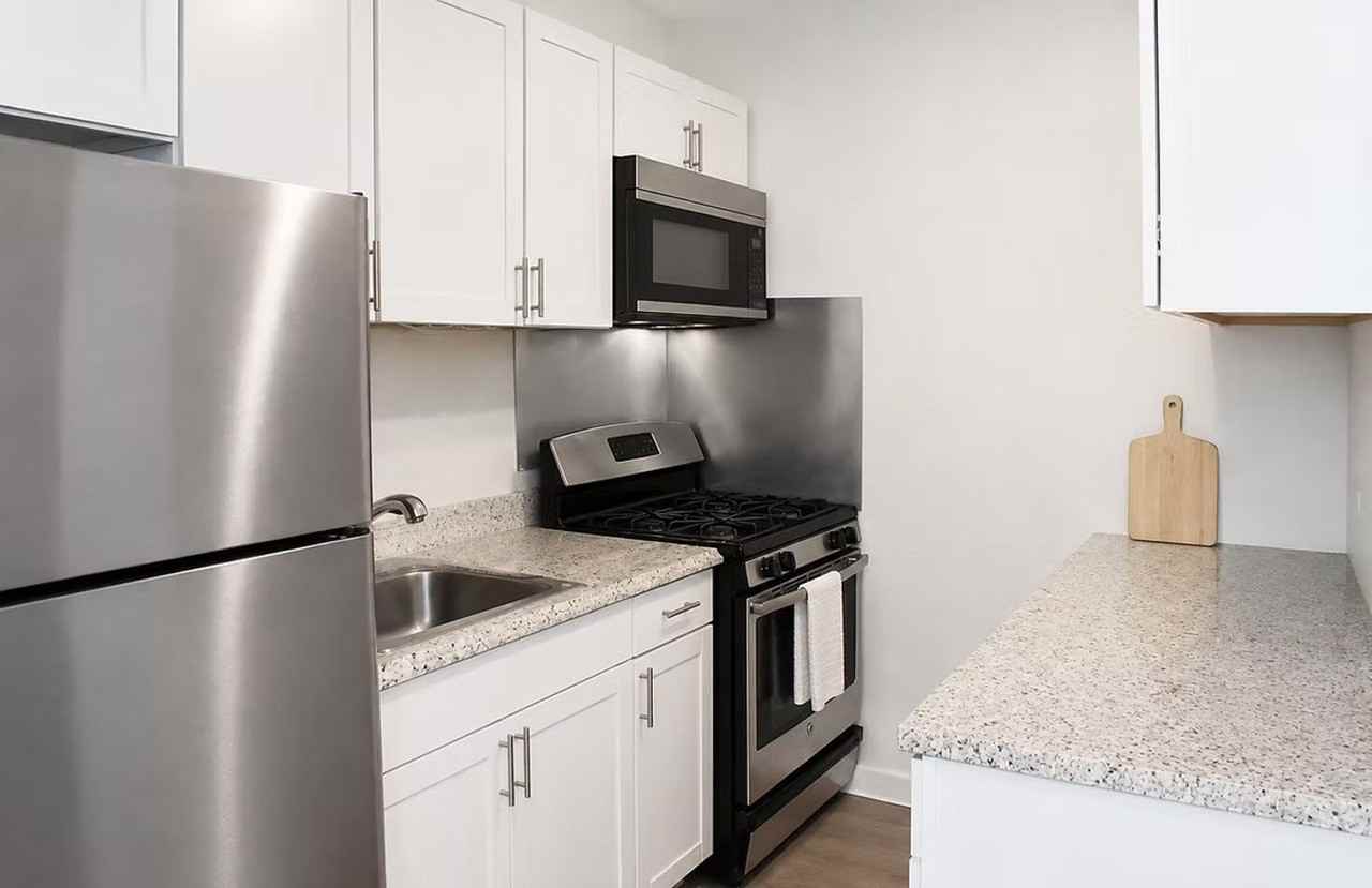 111 Chestnut St - Photo 7 of 9