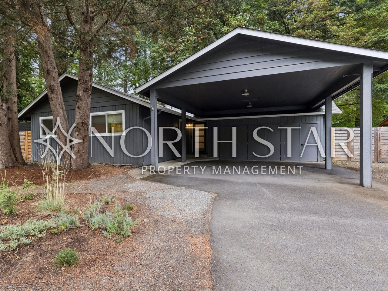1899 Country Club Rd - Photo 2 of 40